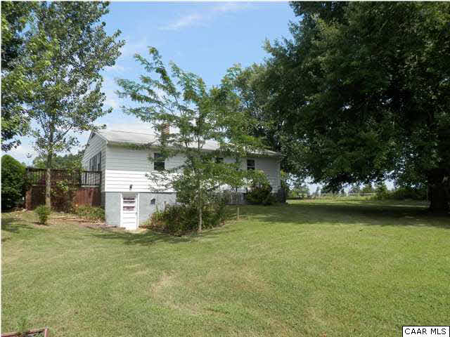 34416 Parker Road Locust Grove, VA 22508 - Photo 18 of 28 Yard, rear view