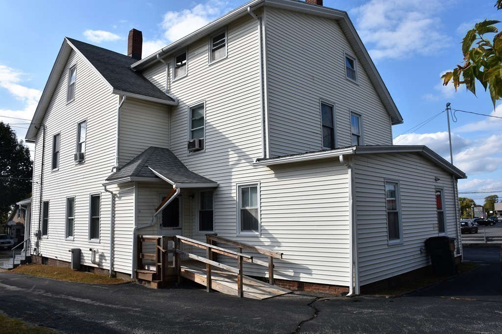 41 Thompson Road Webster, MA 01570 - Photo 3 of 30