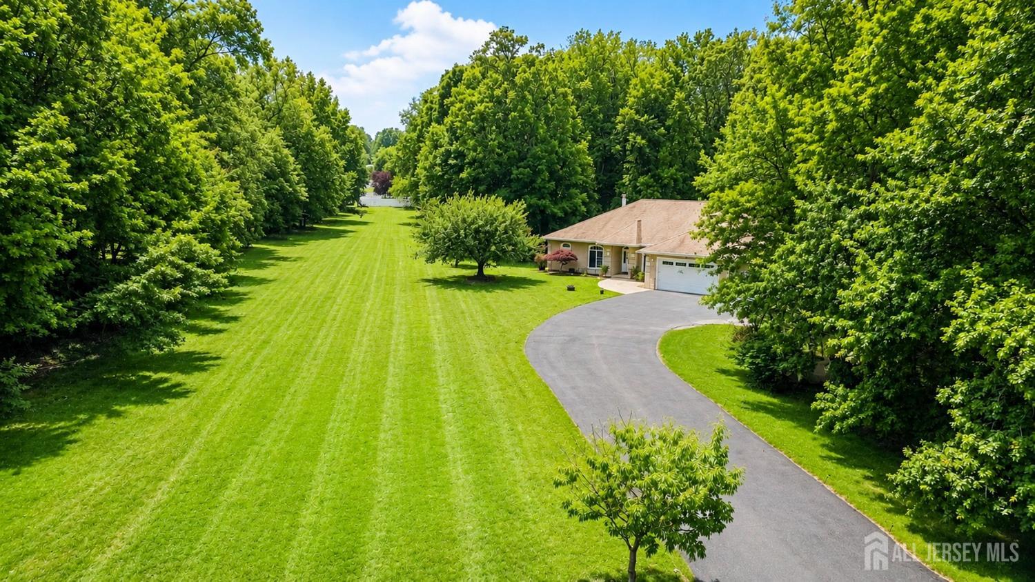 93 Sand Hills Road Kendall Park, NJ 08824 - Photo 3 of 31
