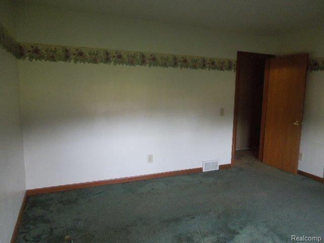 5570 Genesee Road Lapeer, MI 48446 - Photo 5 of 20 11-25 (3).jpg