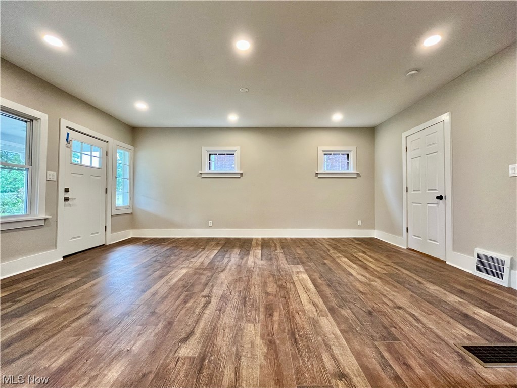 3277 Kildare Road Cleveland, OH 44118 - Photo 5 of 27 Gallery Image 5