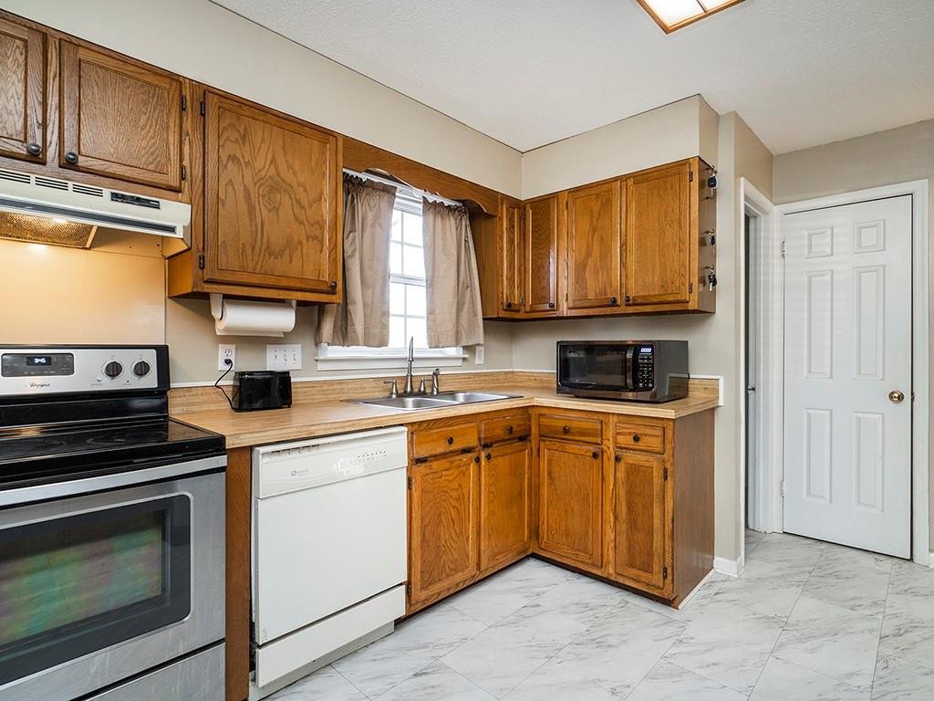 2043 Fox Run Road Burlington, NC 27215 - Photo 10 of 25 Gallery Image 10