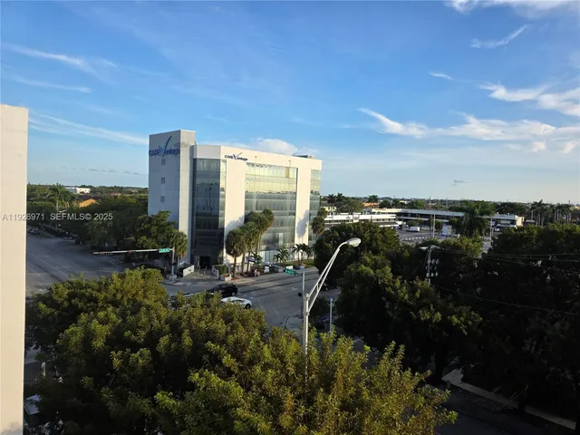 $2,175 | 4400 West 16th Avenue, Unit 630, Hialeah, FL 33012