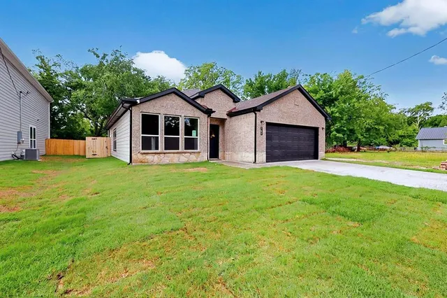 $270,000 | 415 Martin Luther King Jr Drive, Sulphur Springs, TX 75482