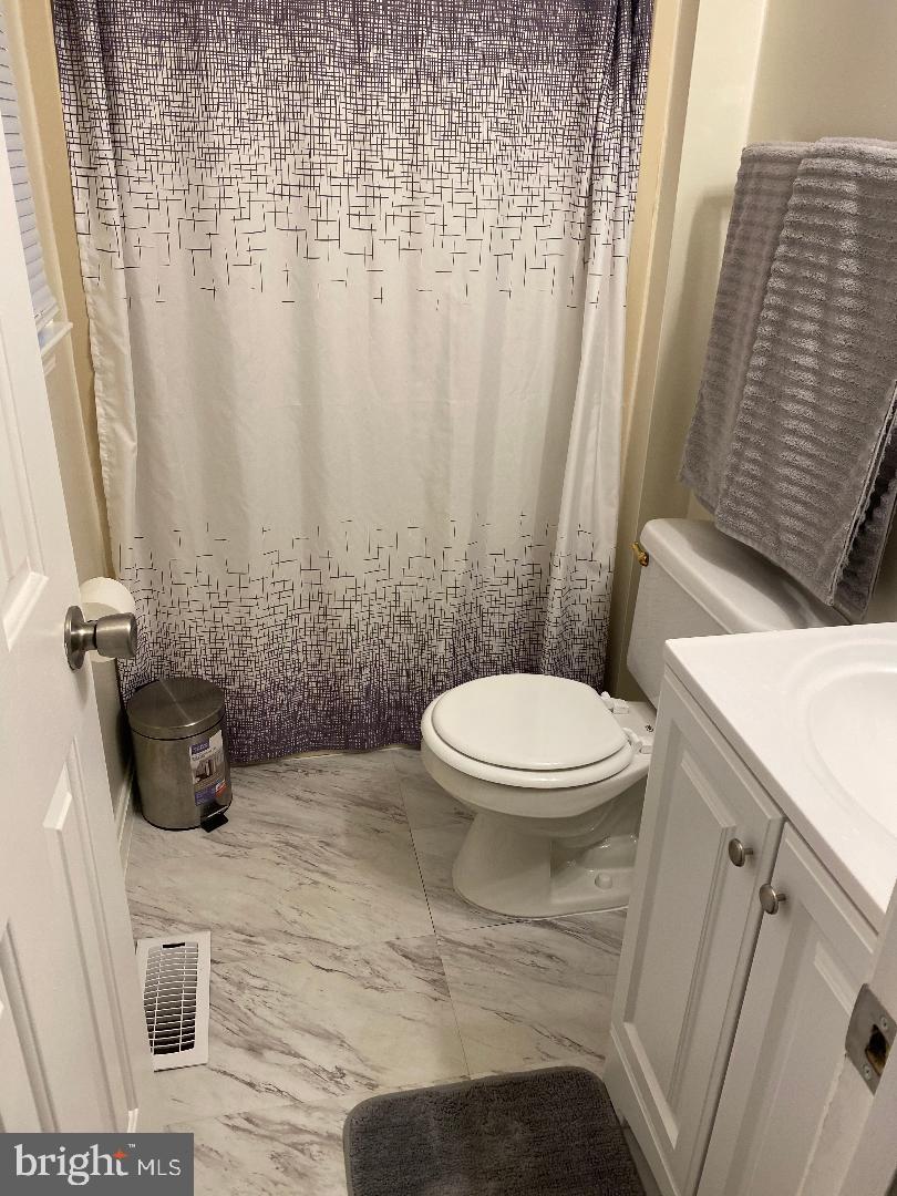 12239 Brandywine Road Brandywine, MD 20613 - Photo 8 of 25 Bathroom