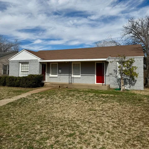 $299,000 | 2422 30th Street, Lubbock, TX 79411