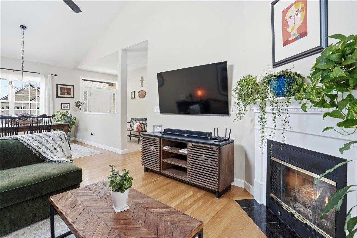 74 Old Stage Road Litchfield, NH 03052 - Photo 14 of 43