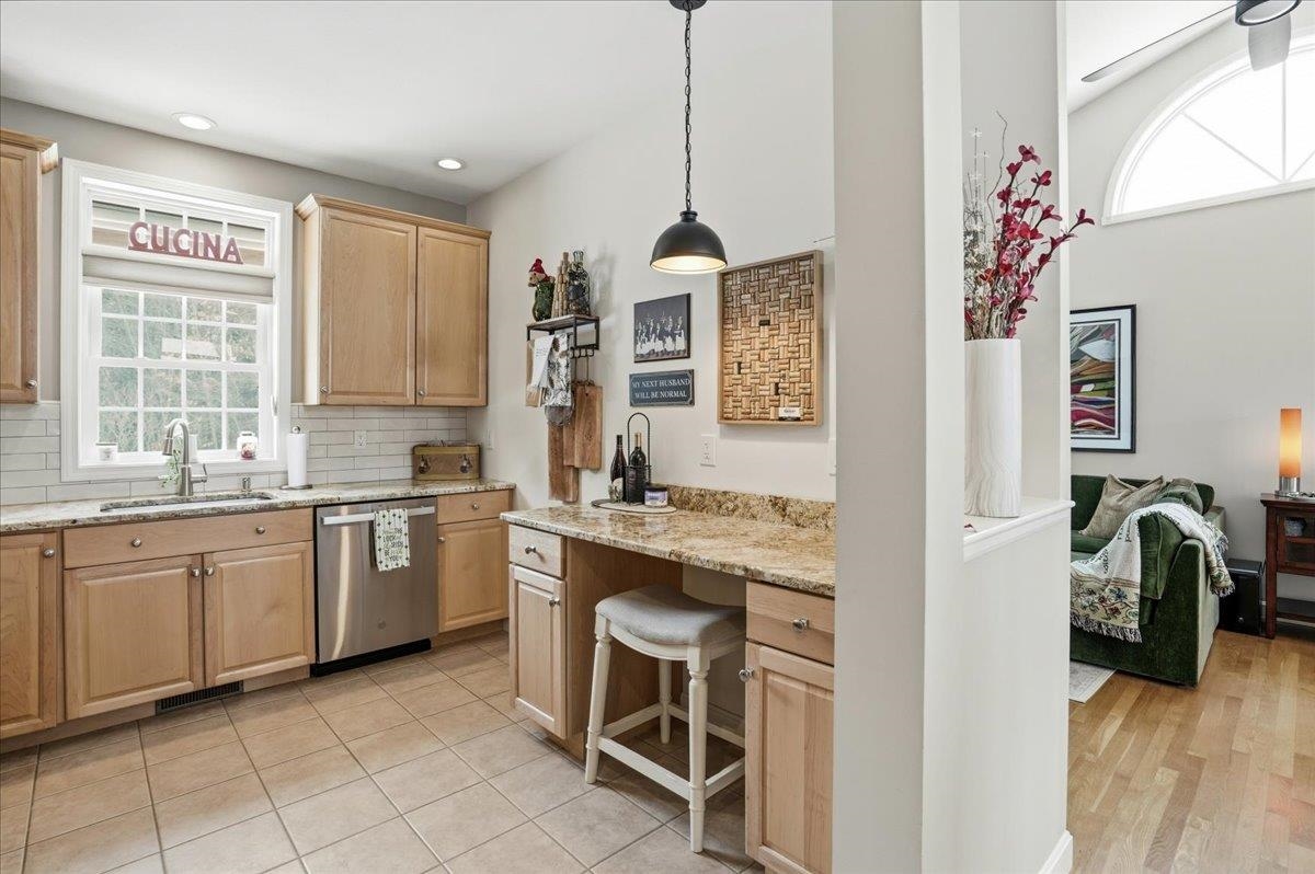 74 Old Stage Road Litchfield, NH 03052 - Photo 15 of 43