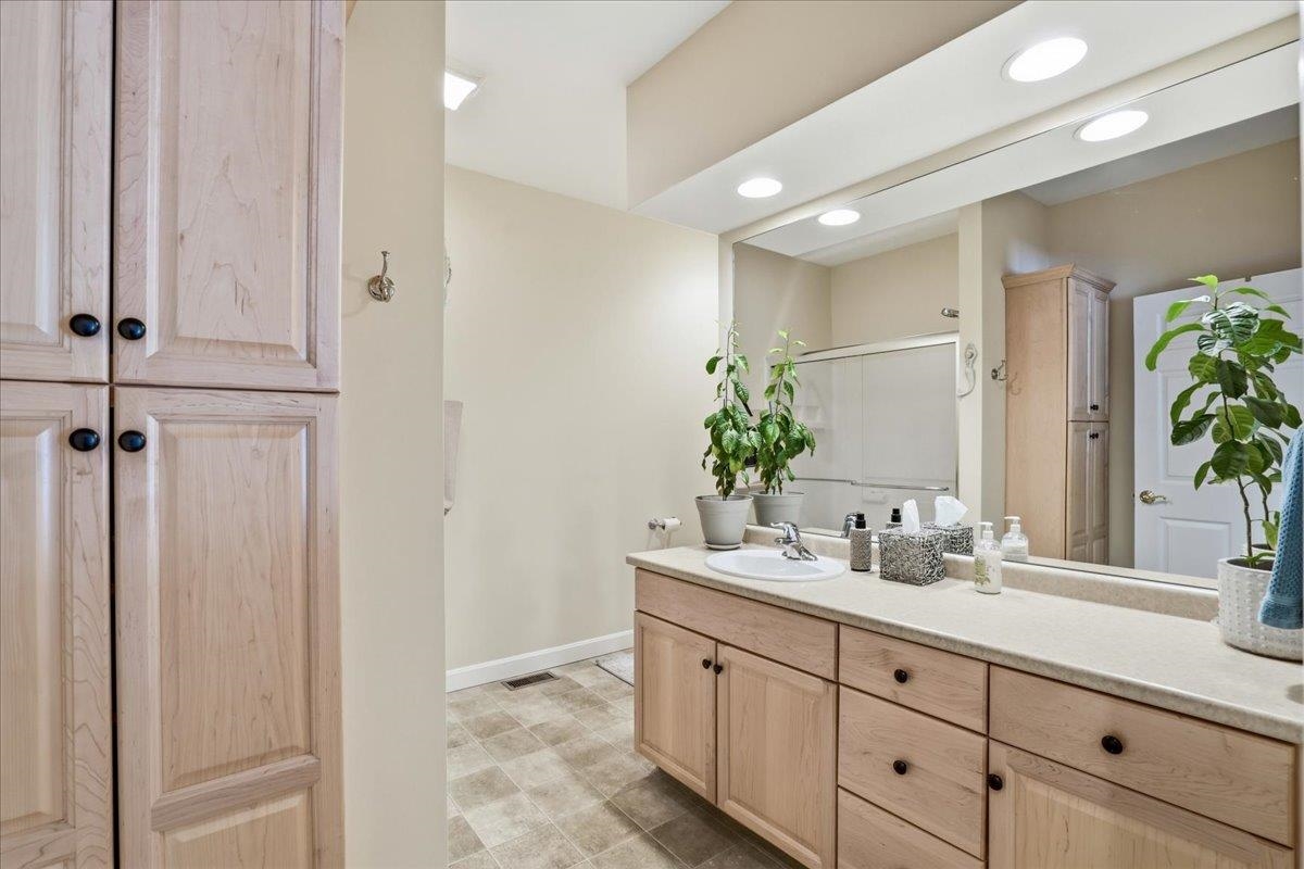 74 Old Stage Road Litchfield, NH 03052 - Photo 27 of 43