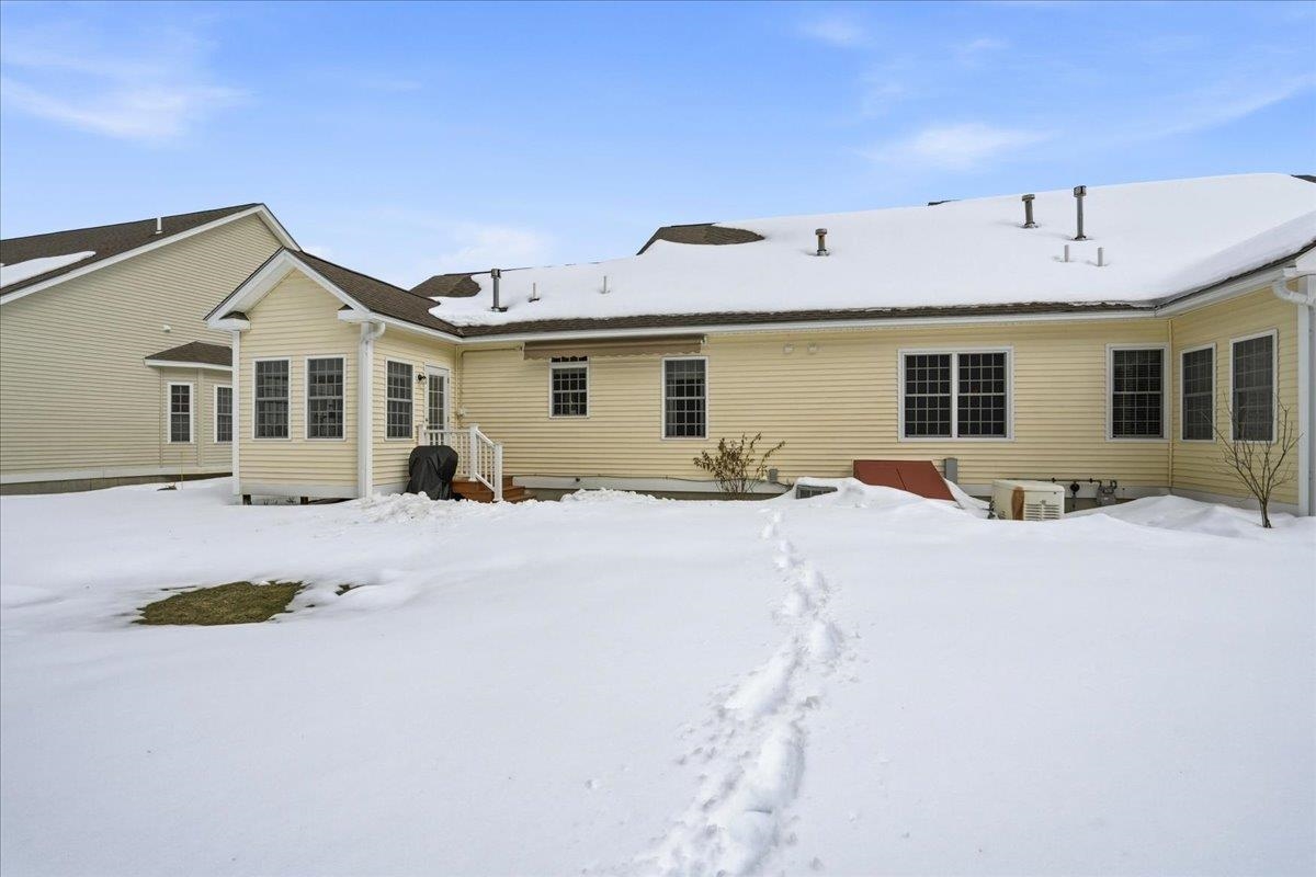 74 Old Stage Road Litchfield, NH 03052 - Photo 39 of 43