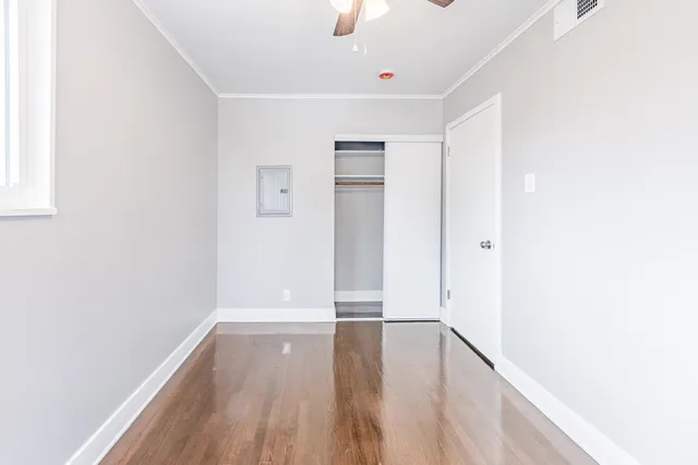 $2,300 | 4677 West 84th Place, Chicago, IL 60652