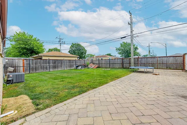 $2,300 | 4677 West 84th Place, Chicago, IL 60652