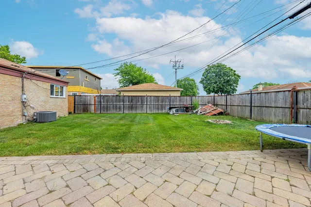 $2,300 | 4677 West 84th Place, Chicago, IL 60652