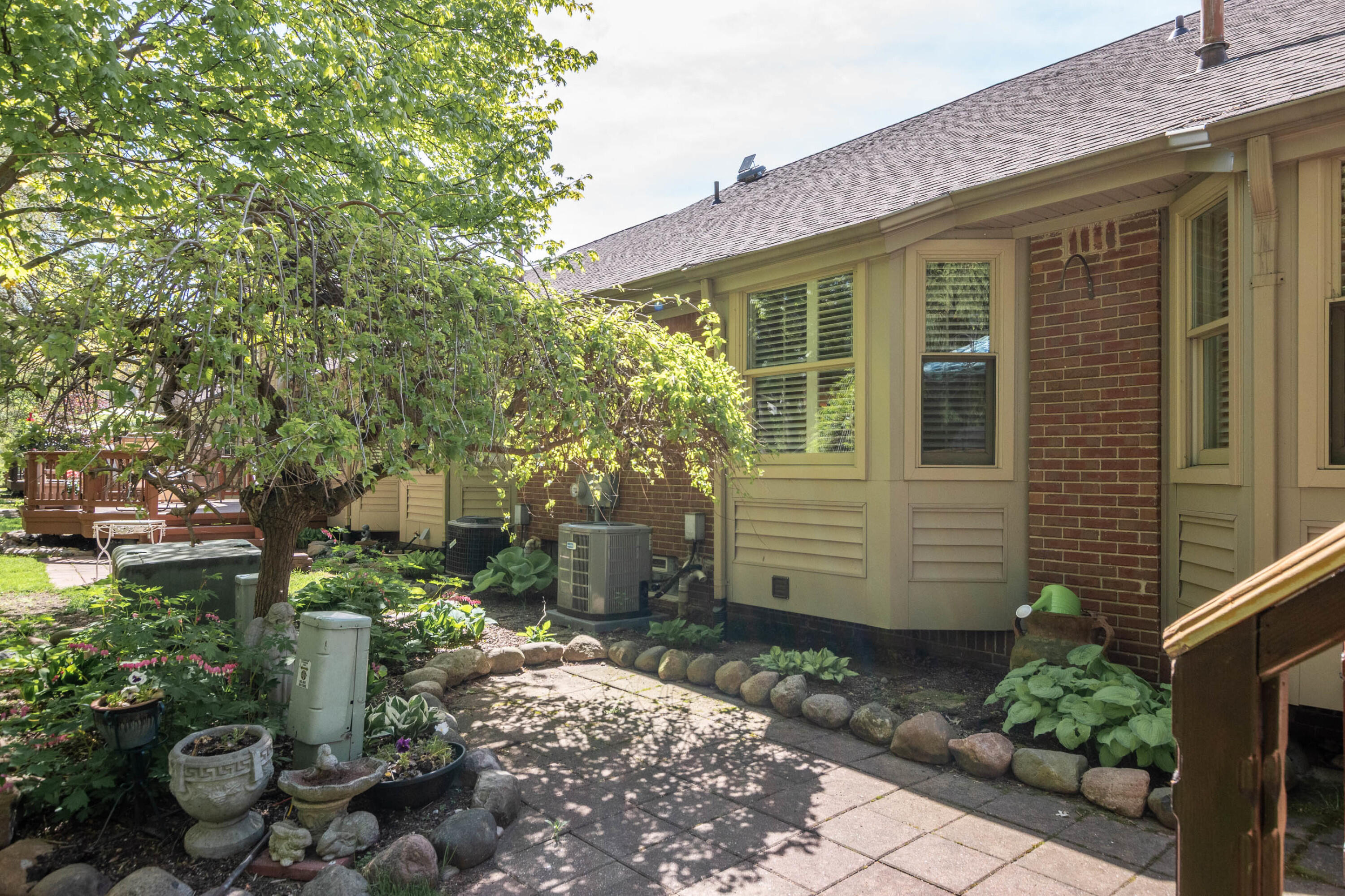 1238 Valley Circle Rochester Hills, MI 48309 - Photo 23 of 55 009_9