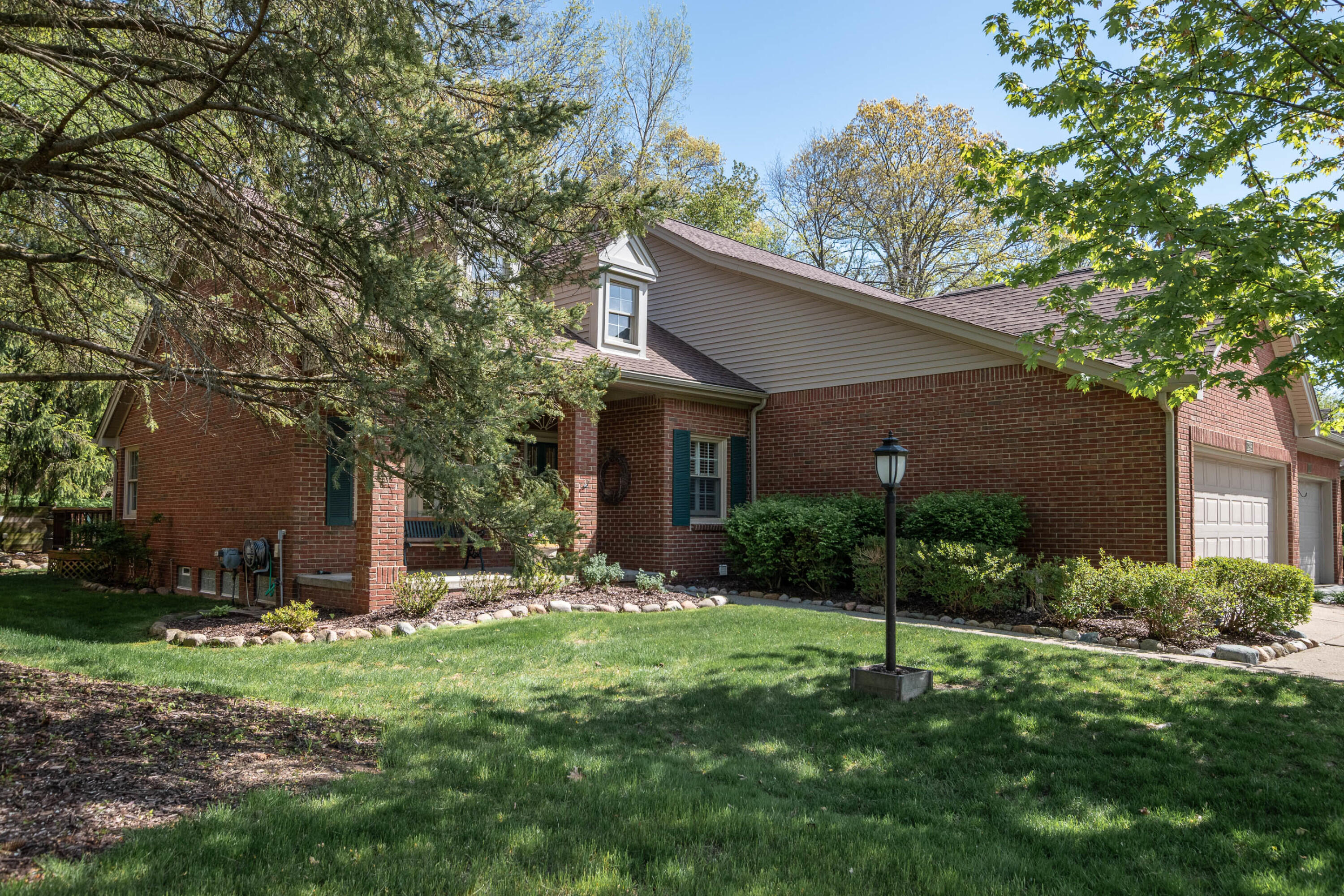 1238 Valley Circle Rochester Hills, MI 48309 - Photo 3 of 55 002_5