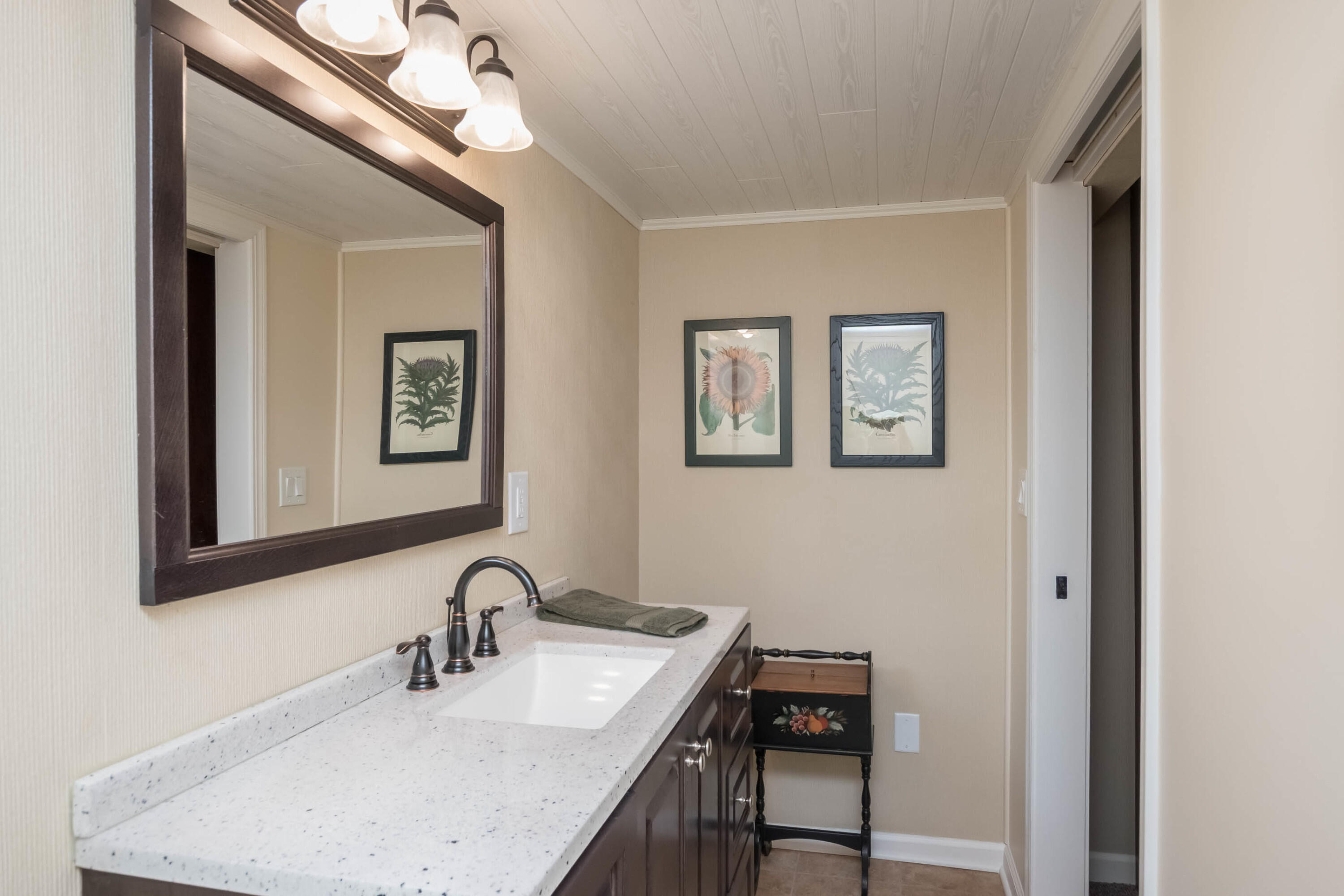 1238 Valley Circle Rochester Hills, MI 48309 - Photo 46 of 55 044_44