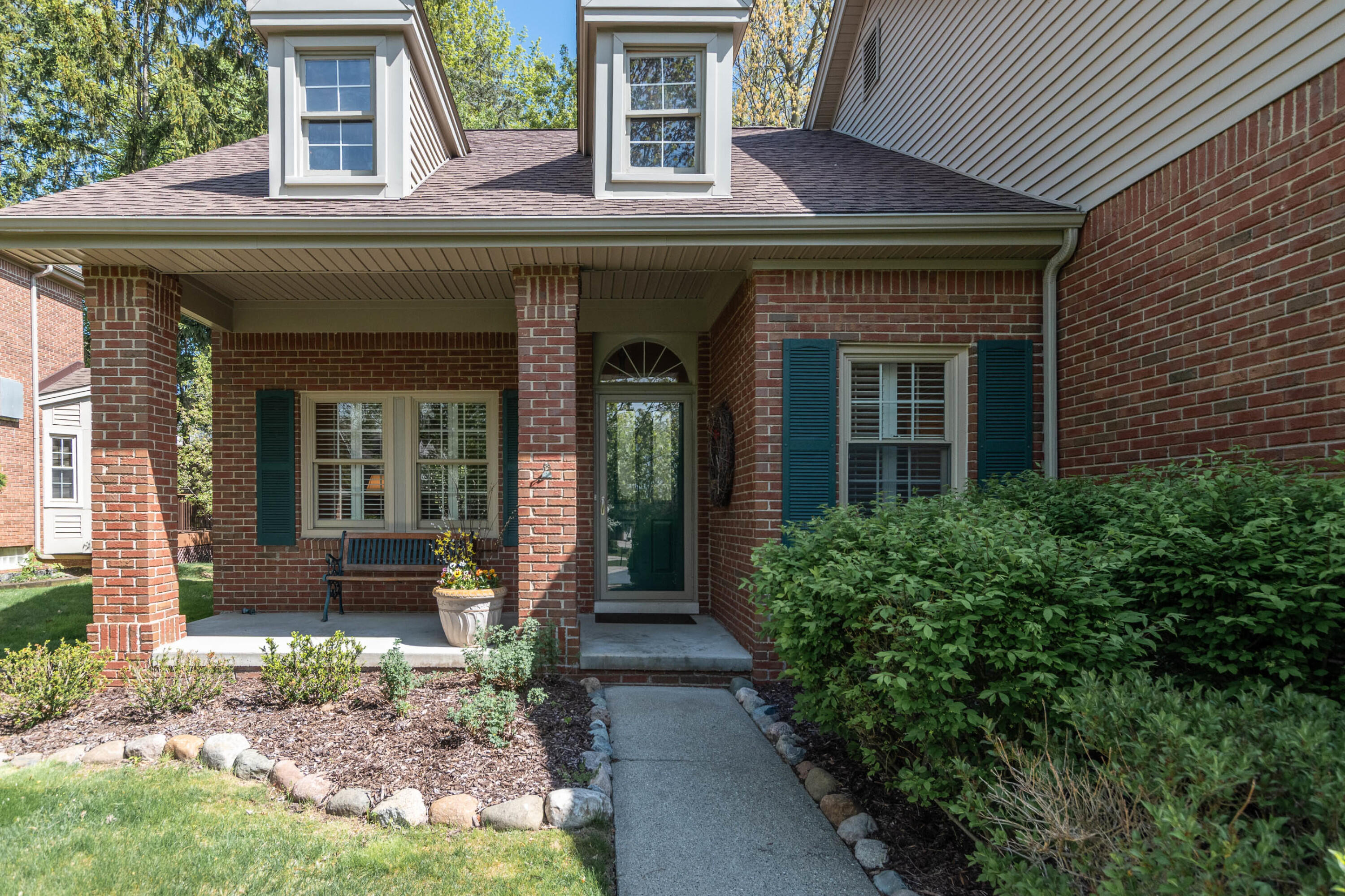 1238 Valley Circle Rochester Hills, MI 48309 - Photo 6 of 55 011_13