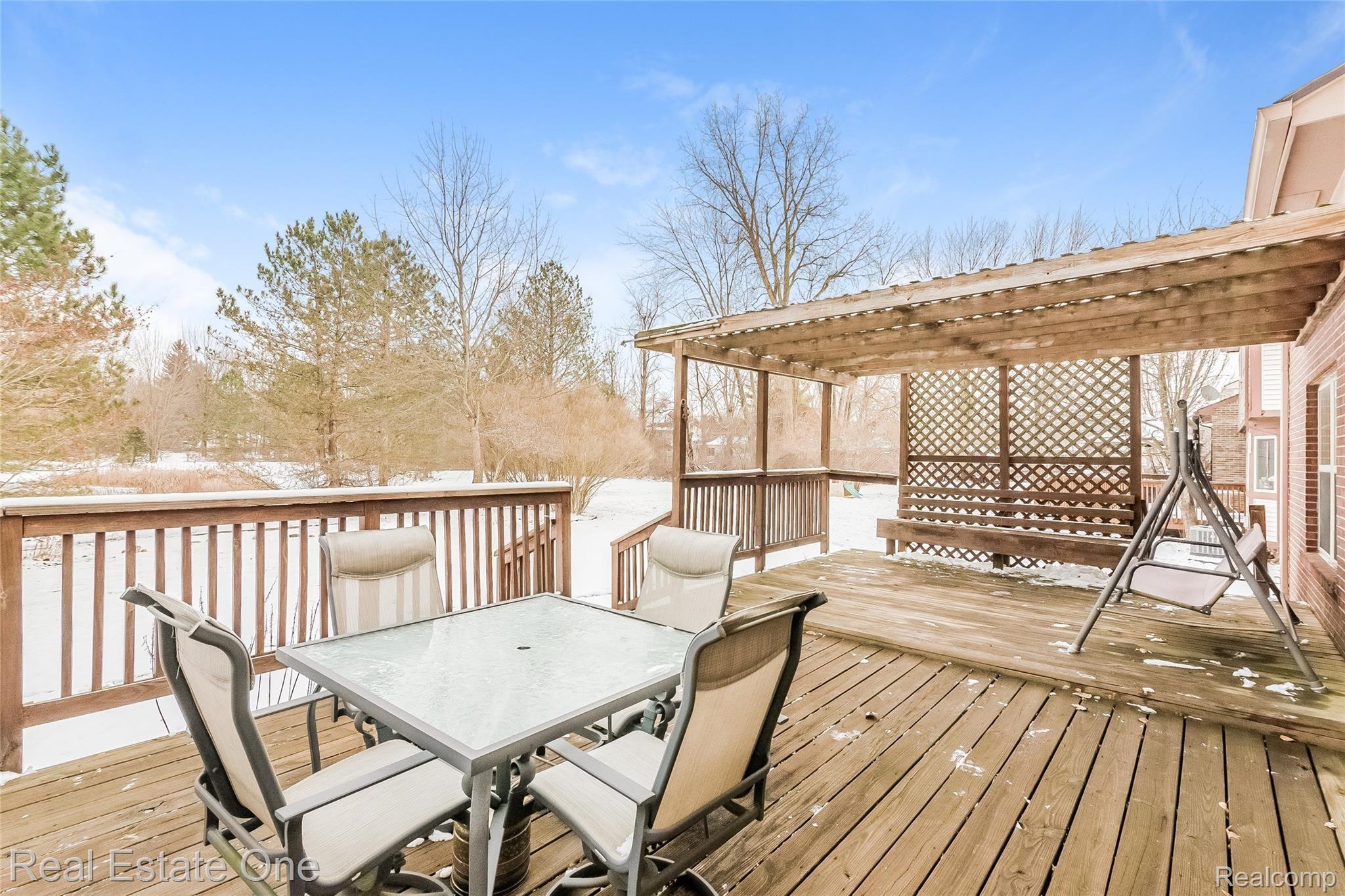 6664 Raintree Drive Canton, MI 48187 - Photo 35 of 43 040-photo-deck-8820837.jpg