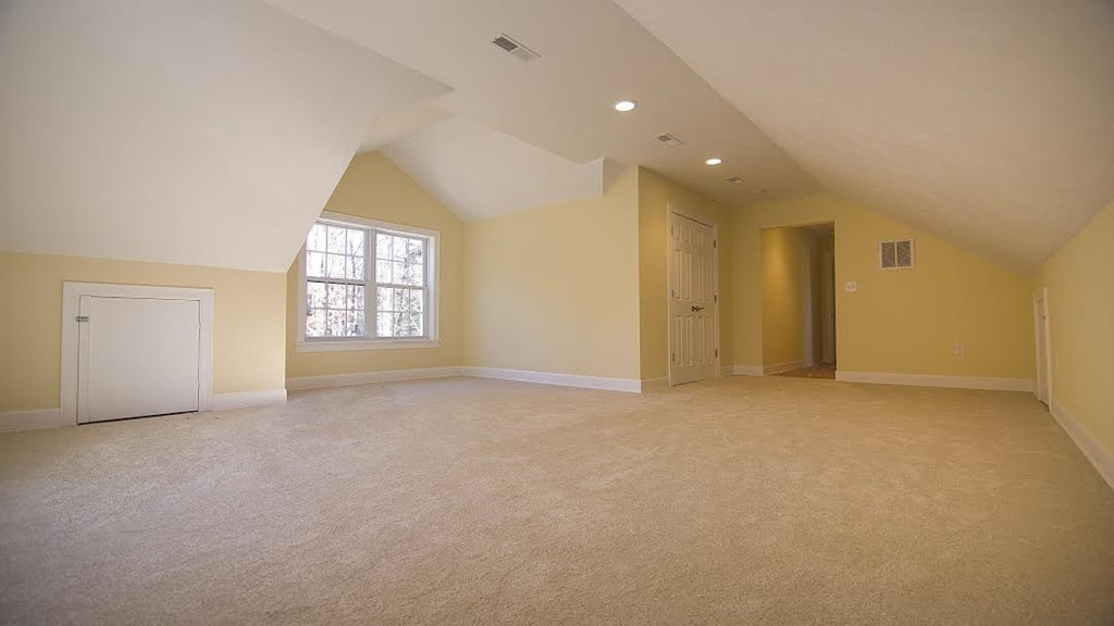 105 Dudley Road Oxford, MA 01540 - Photo 7 of 17 Gallery Image 7