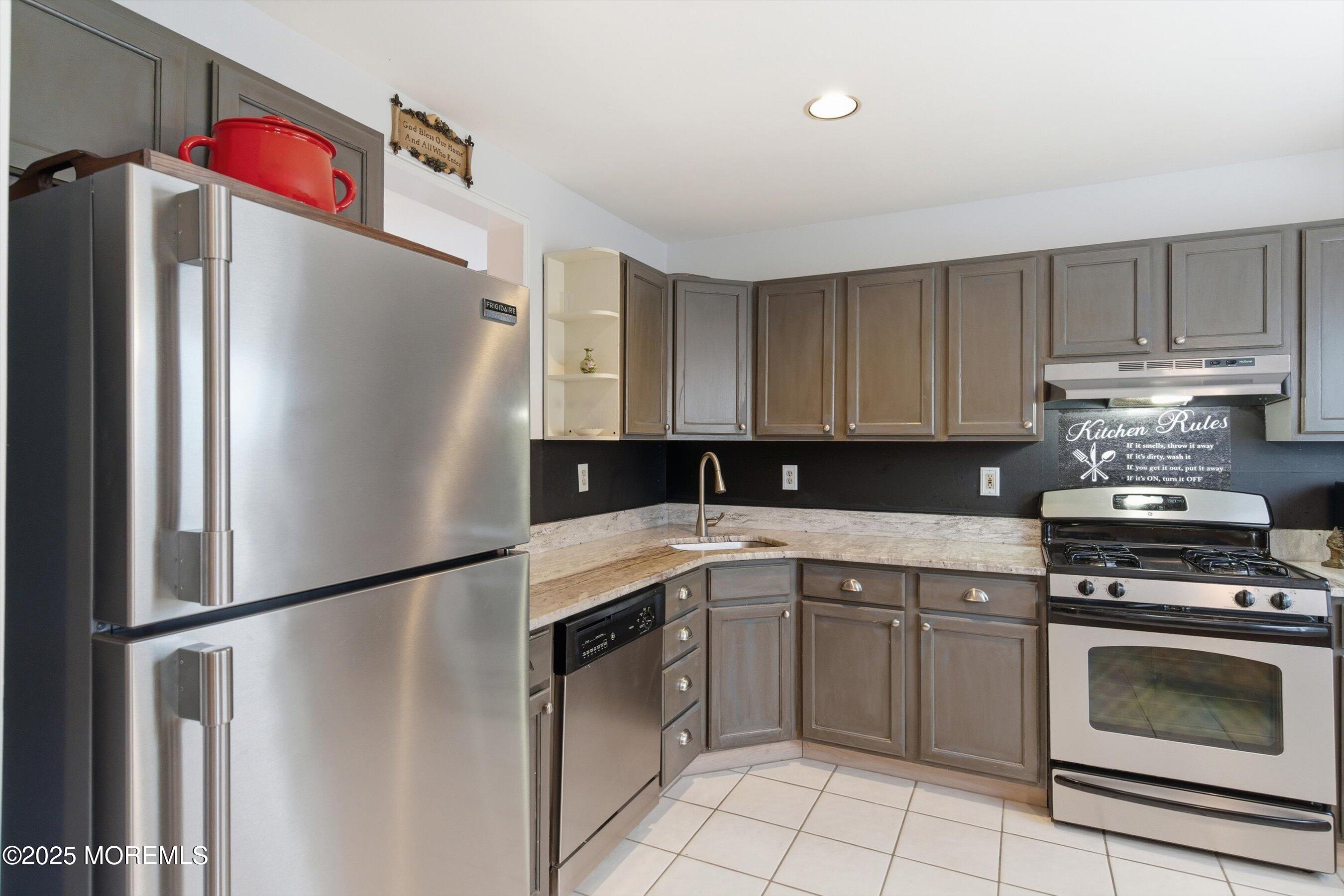 59 Perri Road Freehold, NJ 07728 - Photo 11 of 36 Kitchen 1B