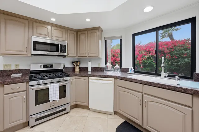 $749,000 | 72 San Simeon Place, Rancho Mirage, CA 92270