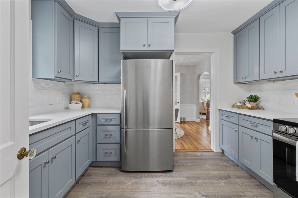 17 Walden Road Wakefield, MA 01880 - Photo 11 of 36 Gallery Image 11