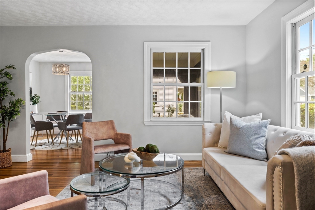 17 Walden Road Wakefield, MA 01880 - Photo 6 of 36 Gallery Image 6