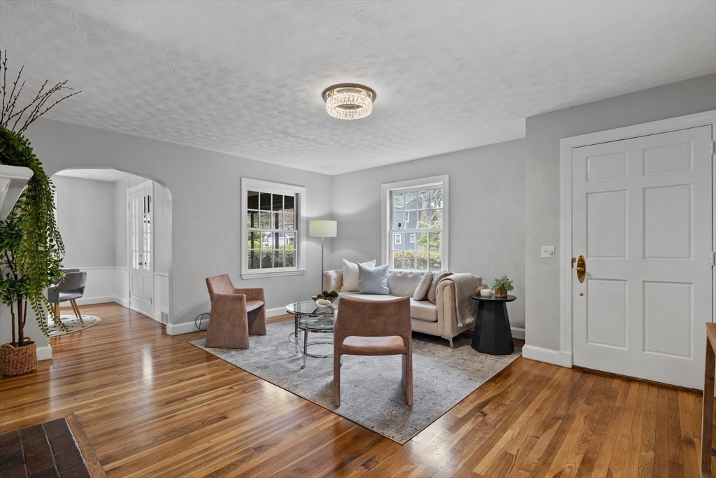 17 Walden Road Wakefield, MA 01880 - Photo 8 of 36 Gallery Image 8