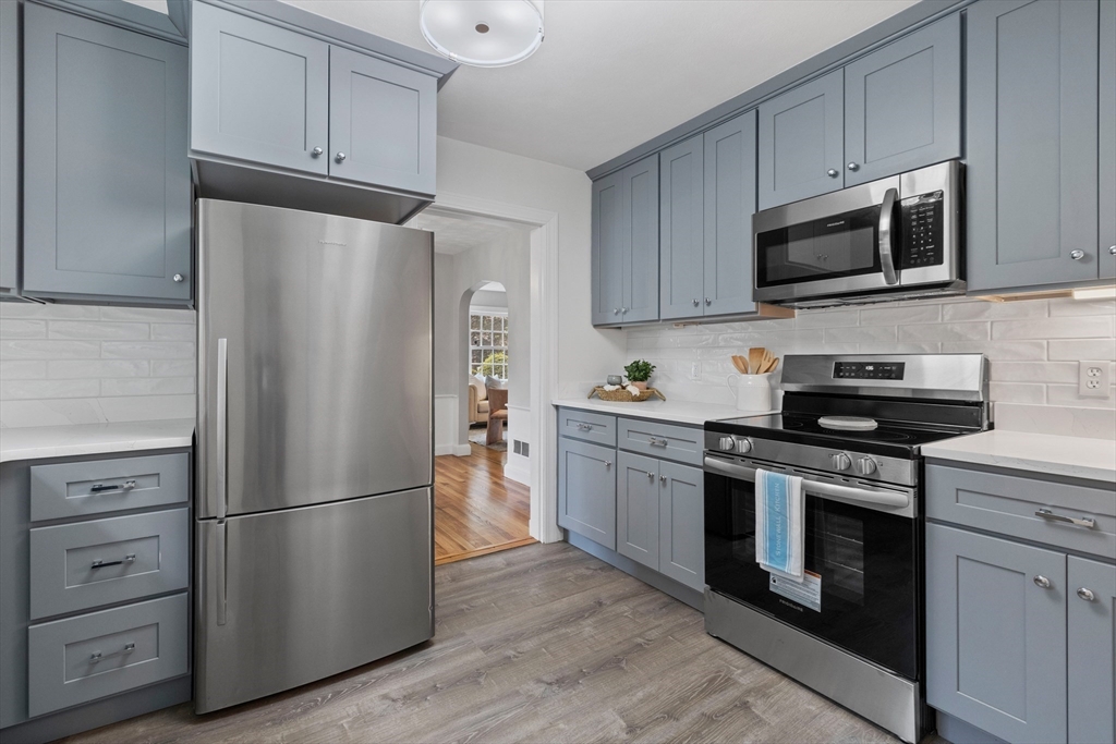 17 Walden Road Wakefield, MA 01880 - Photo 10 of 36 Gallery Image 10