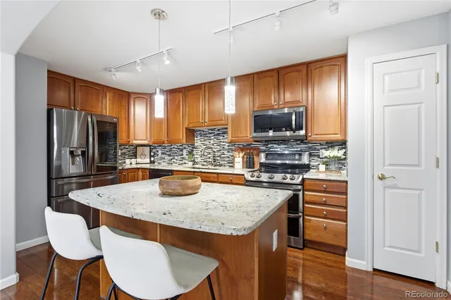 $599,000 | 9796 West Freiburg Drive, Unit H, Littleton, CO 80127