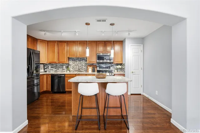 $599,000 | 9796 West Freiburg Drive, Unit H, Littleton, CO 80127