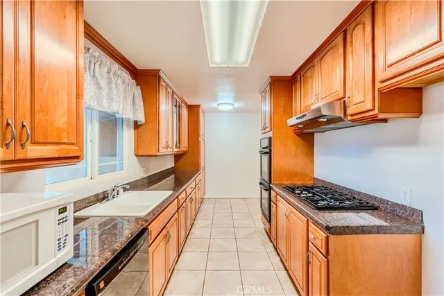 $3,960 | 386 West 16th Street, Upland, CA 91784