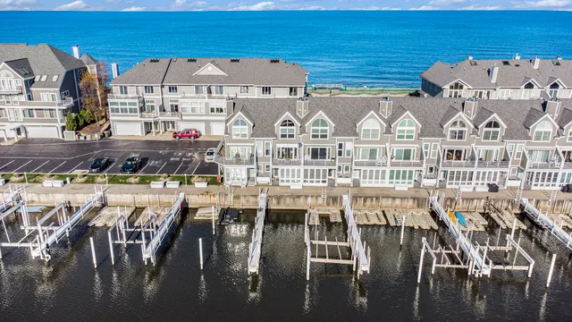 $1,099,000 | 409 Lake Drive, Unit 10, New Buffalo, MI 49117