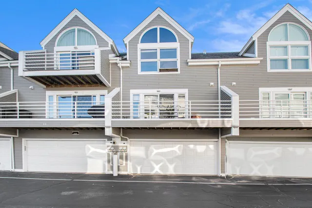 $1,099,000 | 409 Lake Drive, Unit 10, New Buffalo, MI 49117