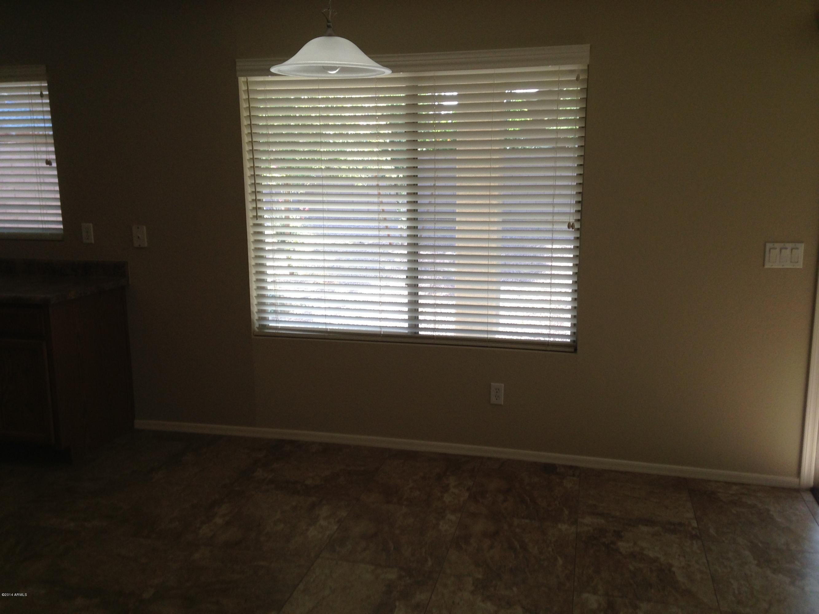 1925 South 156th Drive Goodyear, AZ 85338 - Photo 3 of 20 2014-05-12 07