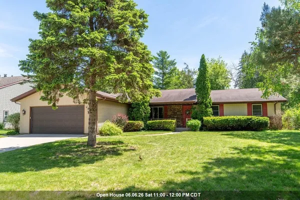 $374,900 | 1032 Pilgrim Road, Neenah, WI 54956