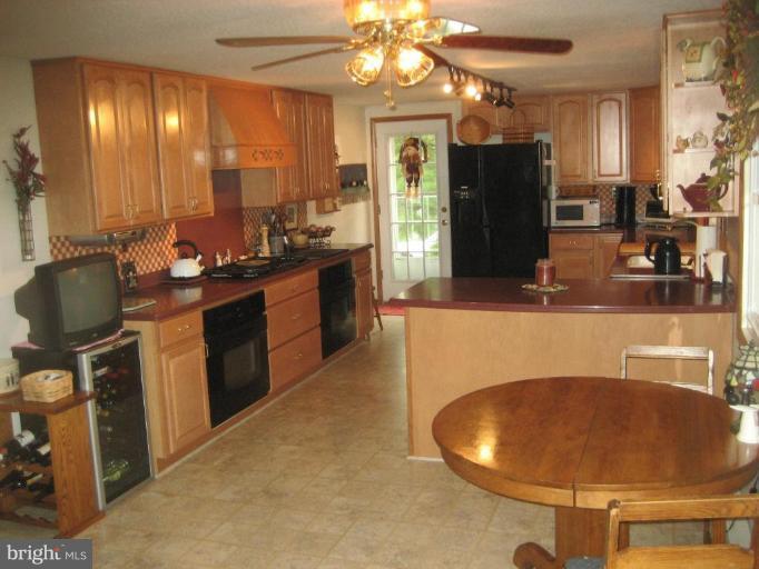 3803 Boteler Road Mount Airy, MD 21771 - Photo 3 of 22 Kitchen
