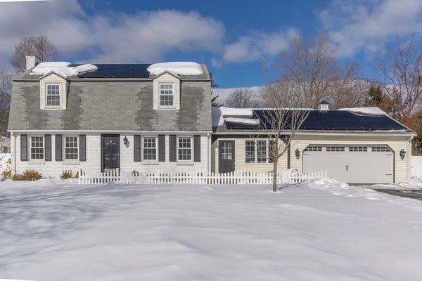 $575,000 | 20 Kimberly Circle, Longmeadow, MA 01106