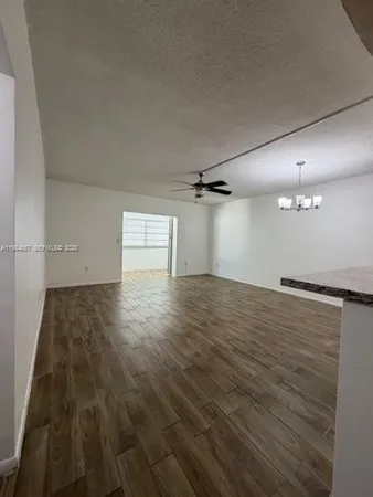 $1,900 | 9159 Southwest 77th Avenue, Unit 409, Miami, FL 33156