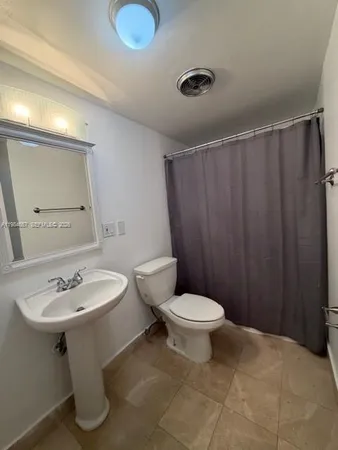 $1,900 | 9159 Southwest 77th Avenue, Unit 409, Miami, FL 33156