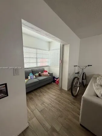 $1,925 | 9159 Southwest 77th Avenue, Unit 409, Miami, FL 33156