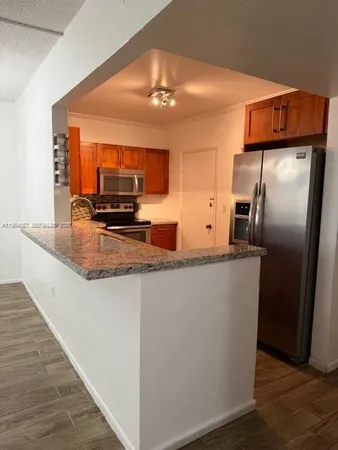 $1,900 | 9159 Southwest 77th Avenue, Unit 409, Miami, FL 33156