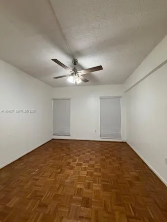 $1,900 | 9159 Southwest 77th Avenue, Unit 409, Miami, FL 33156