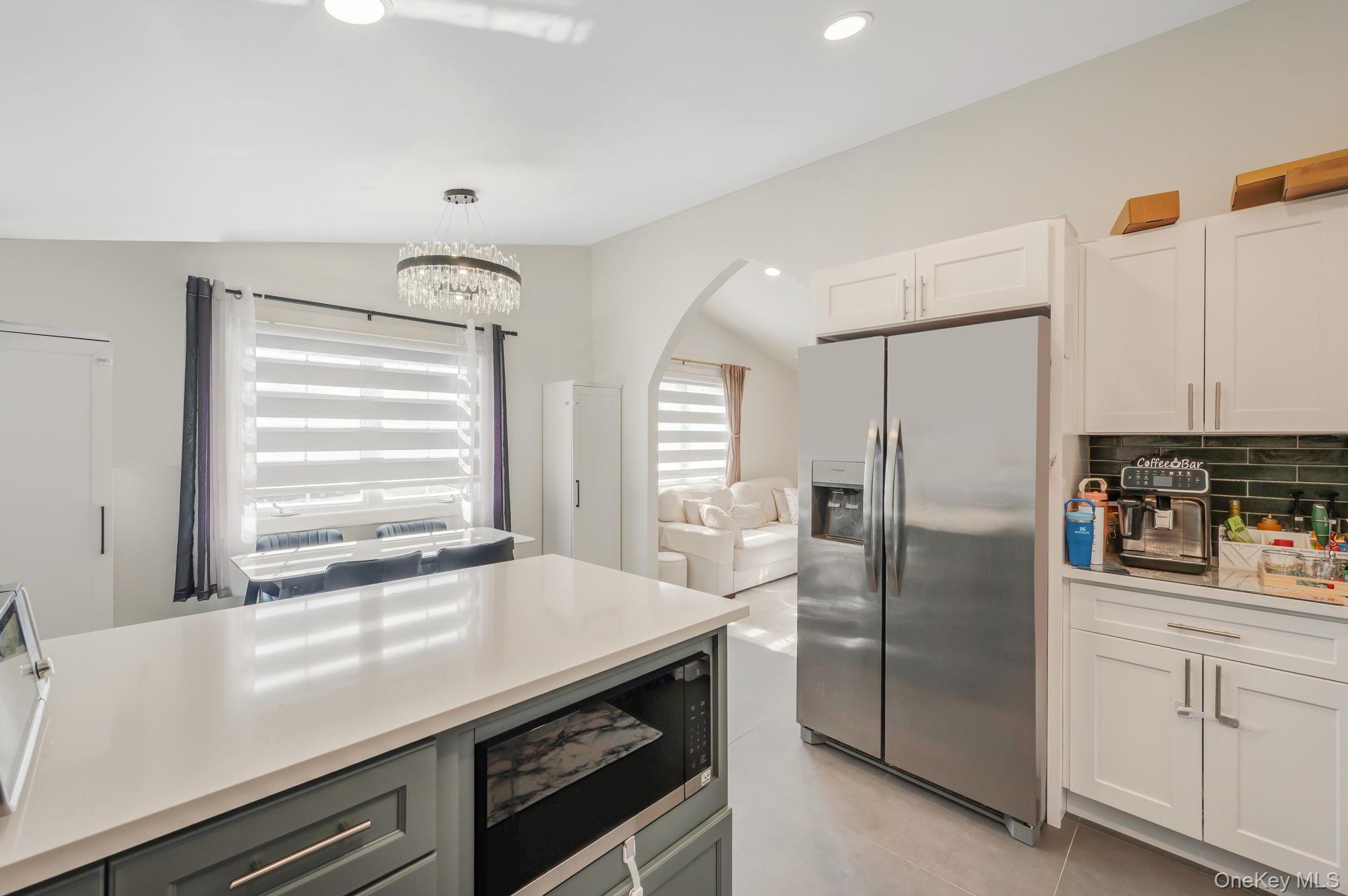 16 Riviera Parkway Lindenhurst, NY 11757 - Photo 13 of 29
