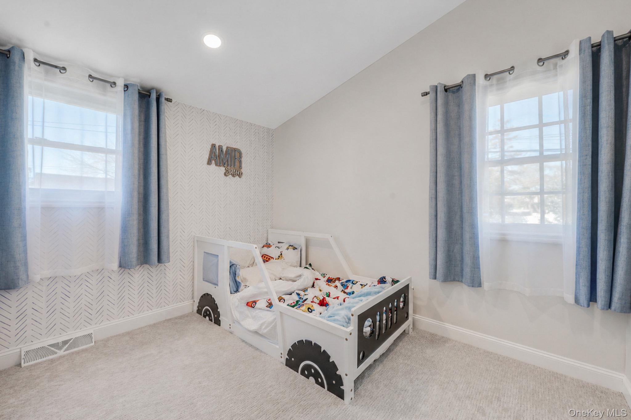 16 Riviera Parkway Lindenhurst, NY 11757 - Photo 16 of 29