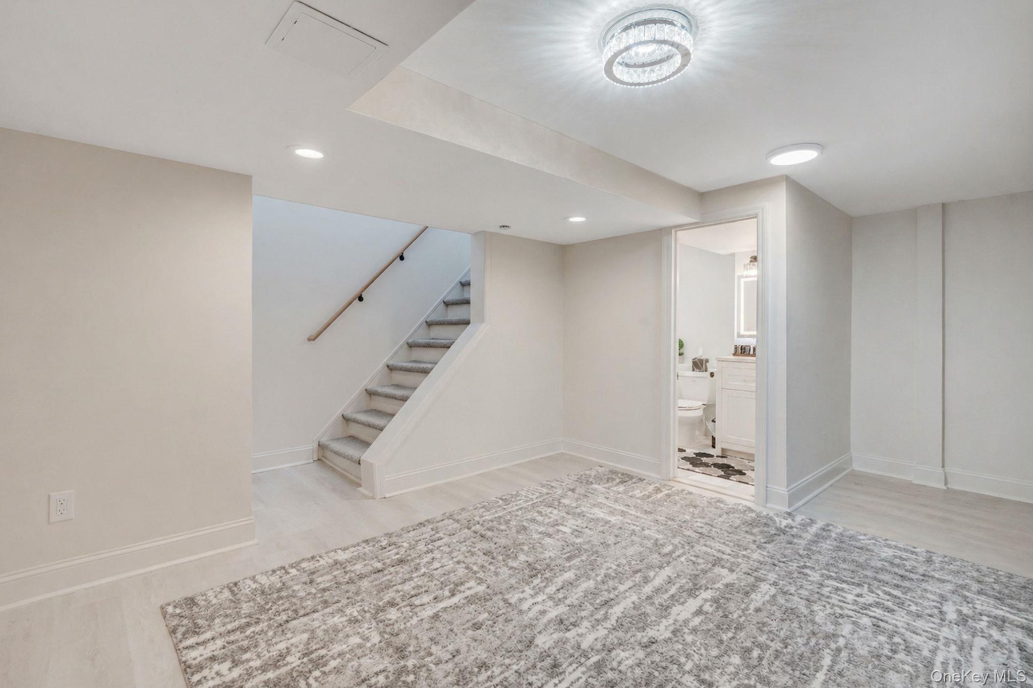 16 Riviera Parkway Lindenhurst, NY 11757 - Photo 21 of 29