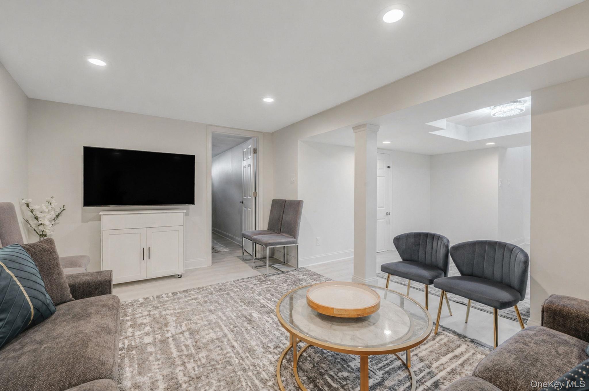 16 Riviera Parkway Lindenhurst, NY 11757 - Photo 22 of 29