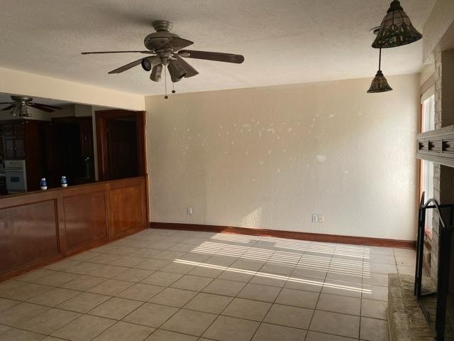 47 Devonshire Drive Conroe, TX 77304 - Photo 11 of 27 a view of room with window