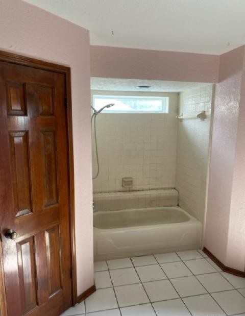 47 Devonshire Drive Conroe, TX 77304 - Photo 20 of 27 a bathroom with a bathtub