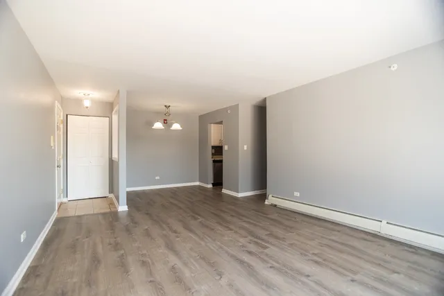 $140,000 | 9958 South 84th Terrace, Unit 306, Palos Hills, IL 60465